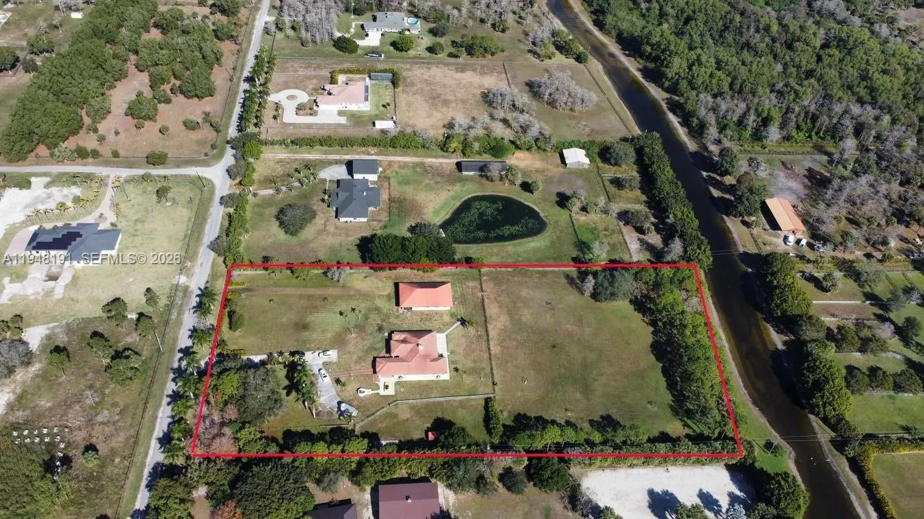 2564 Deer Run Trl, Loxahatchee FL 33470