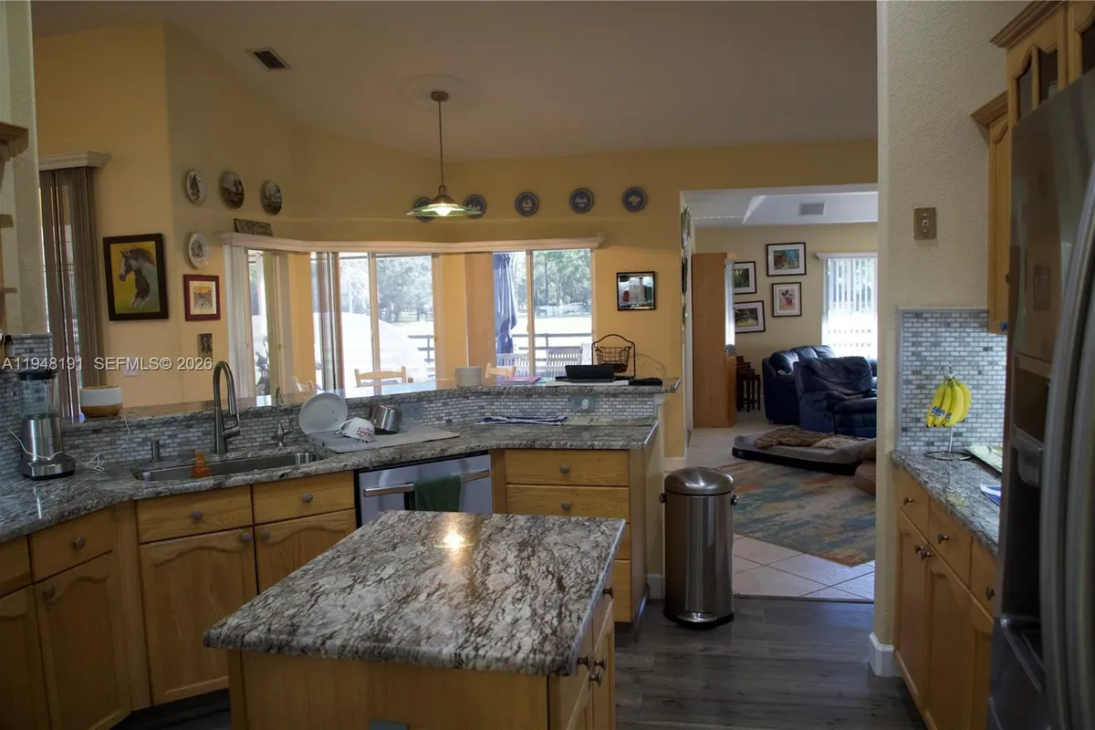 2564 Deer Run Trl, Loxahatchee FL 33470