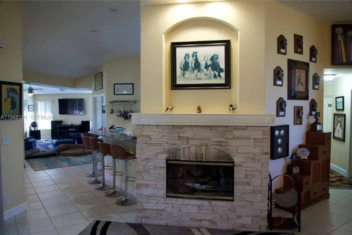 2564 Deer Run Trl, Loxahatchee FL 33470