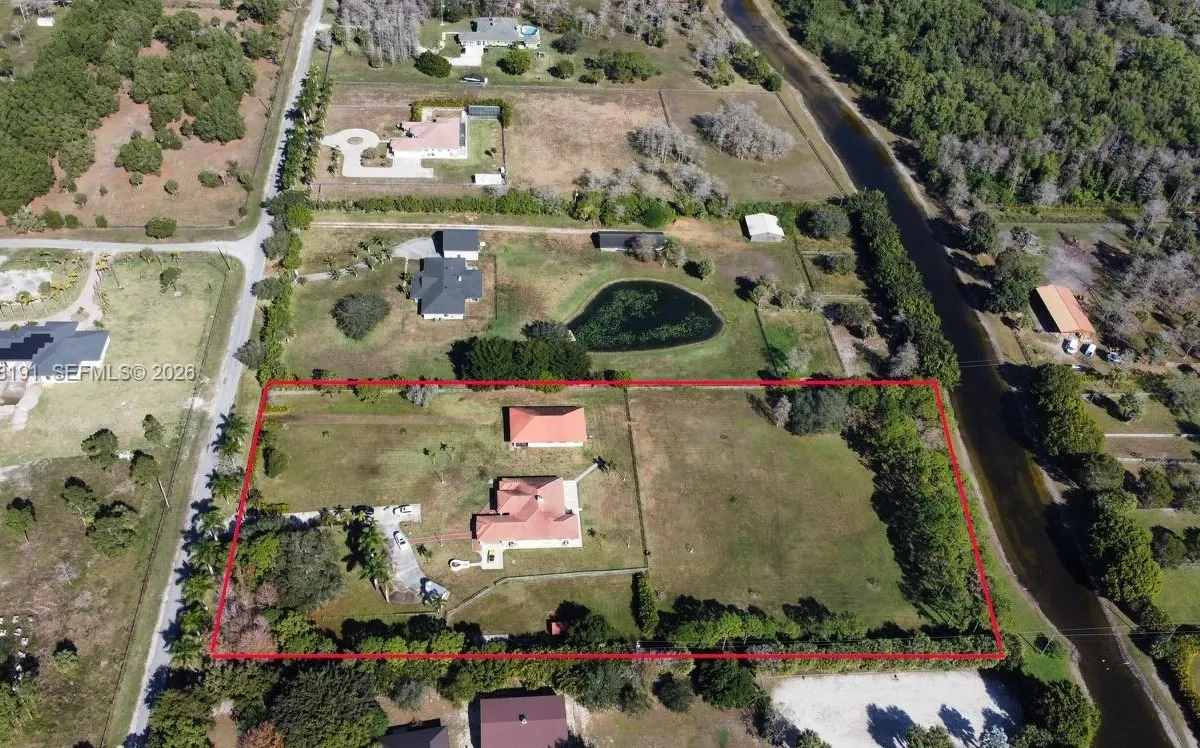 2564 Deer Run Trl, Loxahatchee FL 33470