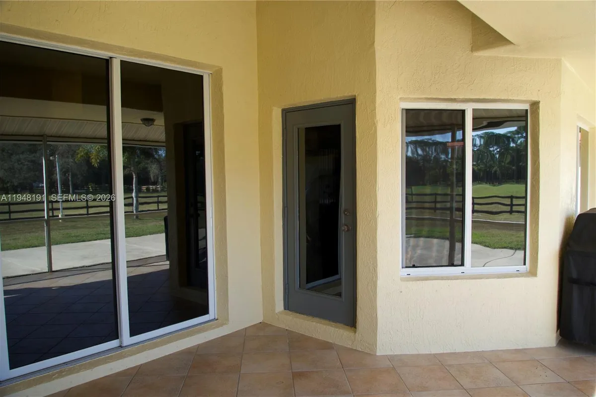 2564 Deer Run Trl, Loxahatchee FL 33470