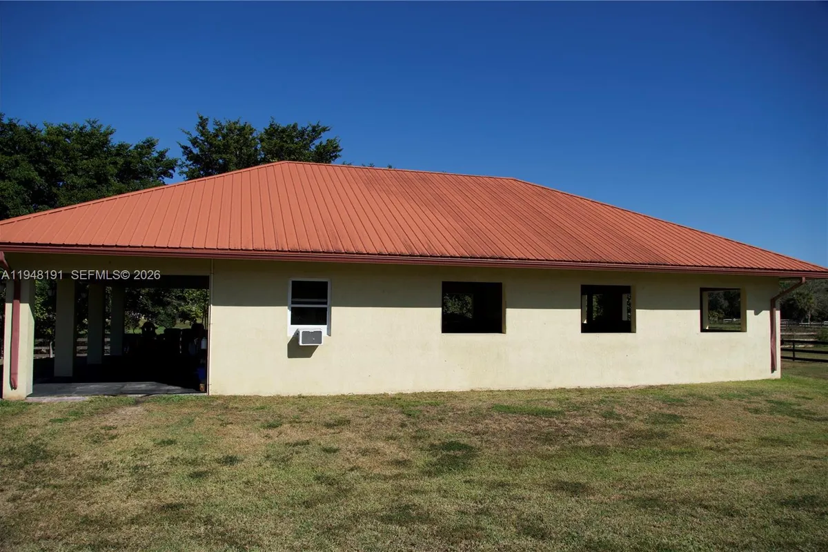 2564 Deer Run Trl, Loxahatchee FL 33470