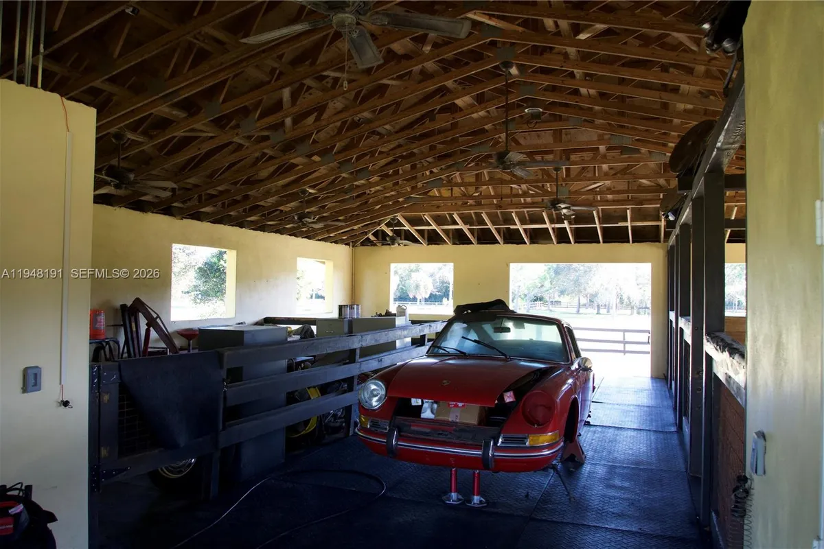 2564 Deer Run Trl, Loxahatchee FL 33470