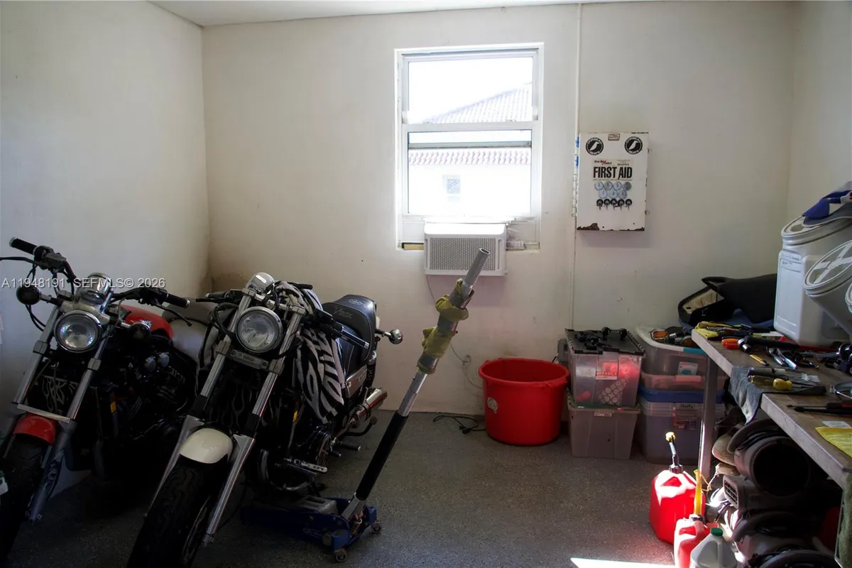 2564 Deer Run Trl, Loxahatchee FL 33470