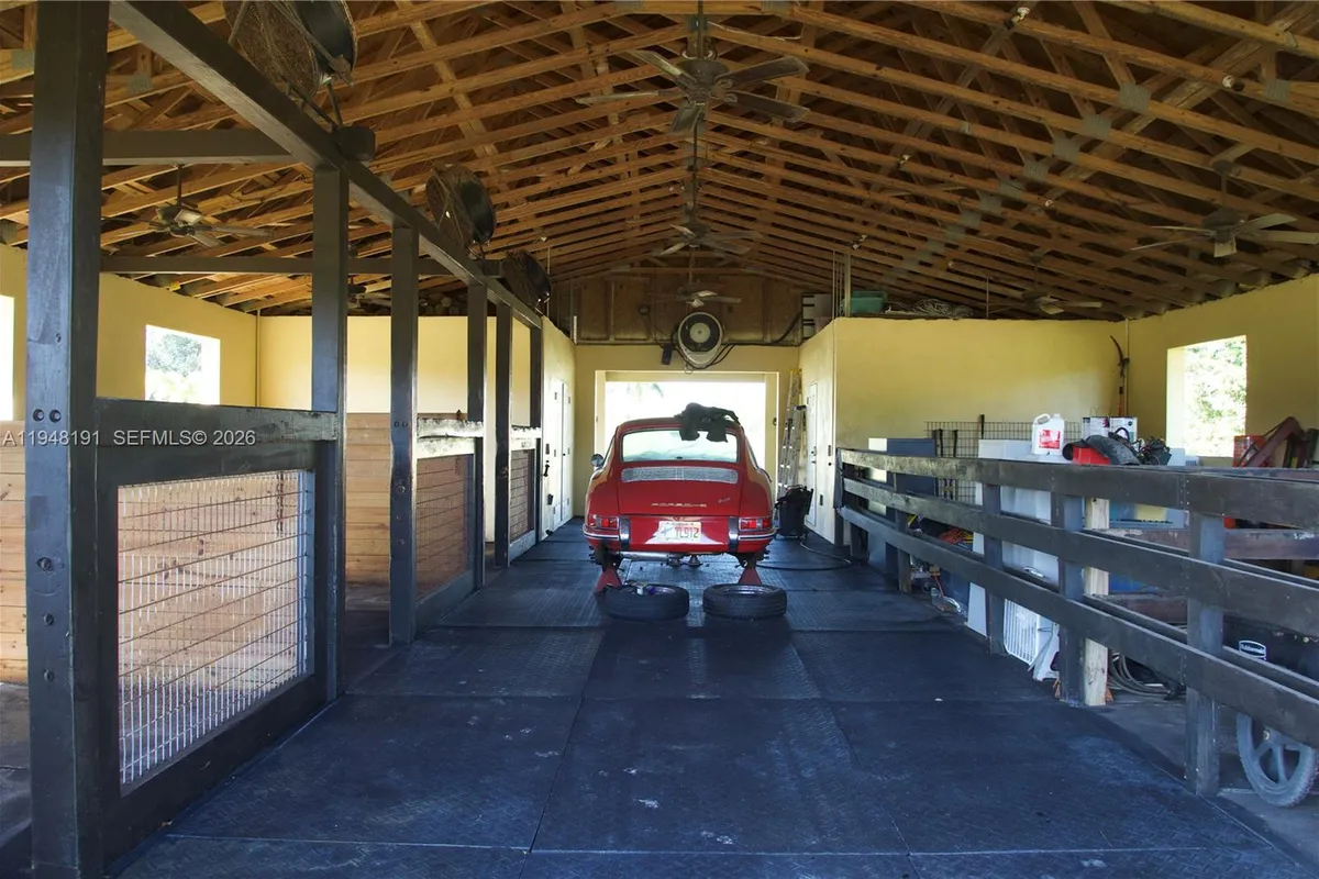 2564 Deer Run Trl, Loxahatchee FL 33470