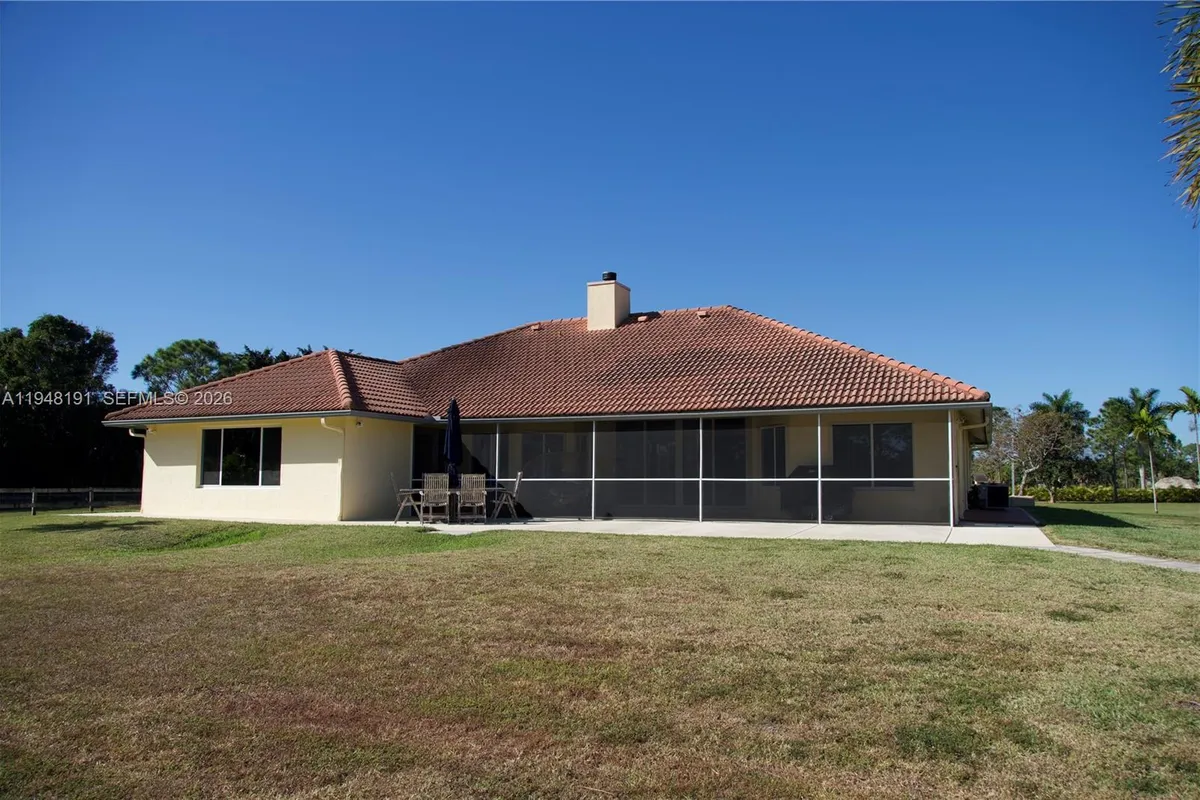 2564 Deer Run Trl, Loxahatchee FL 33470