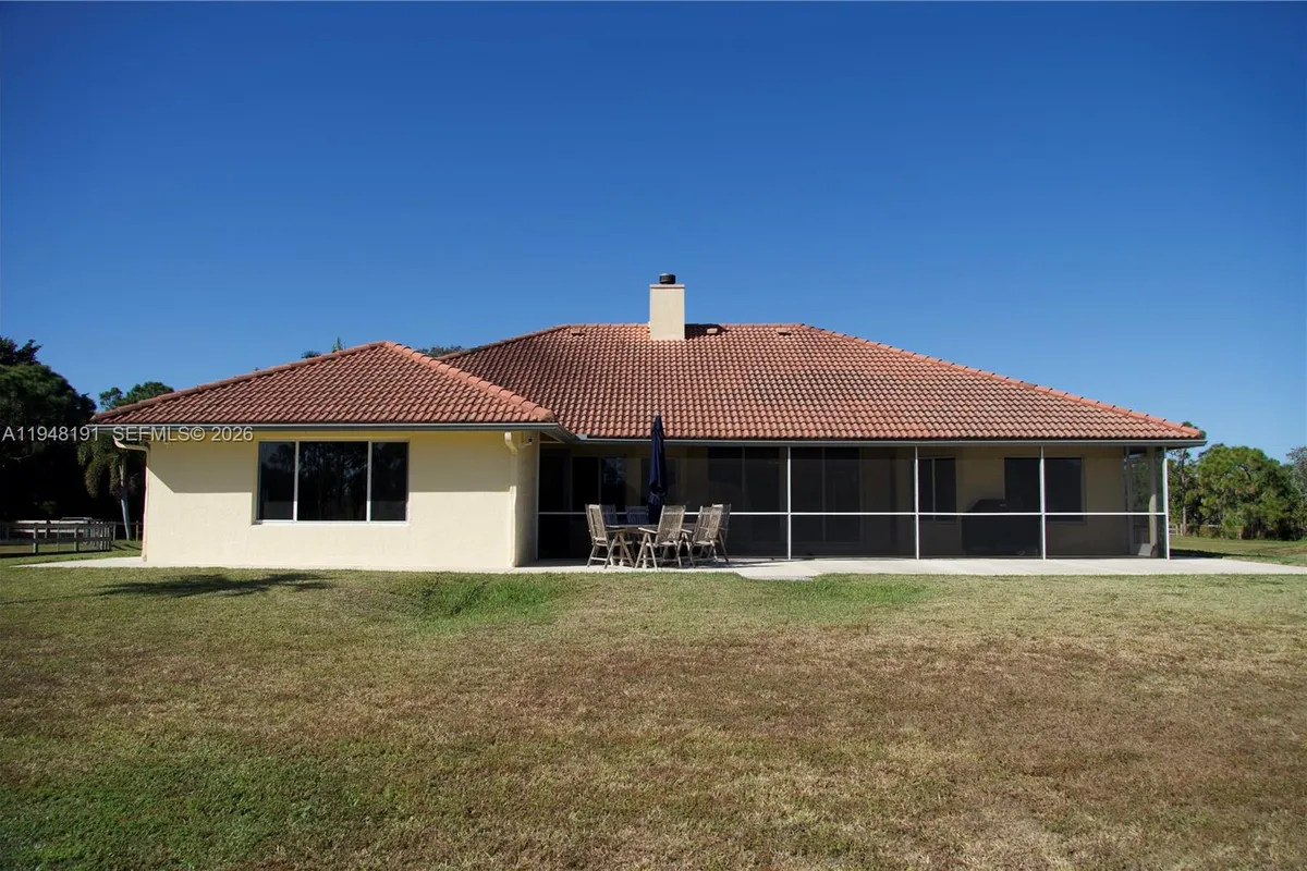 2564 Deer Run Trl, Loxahatchee FL 33470