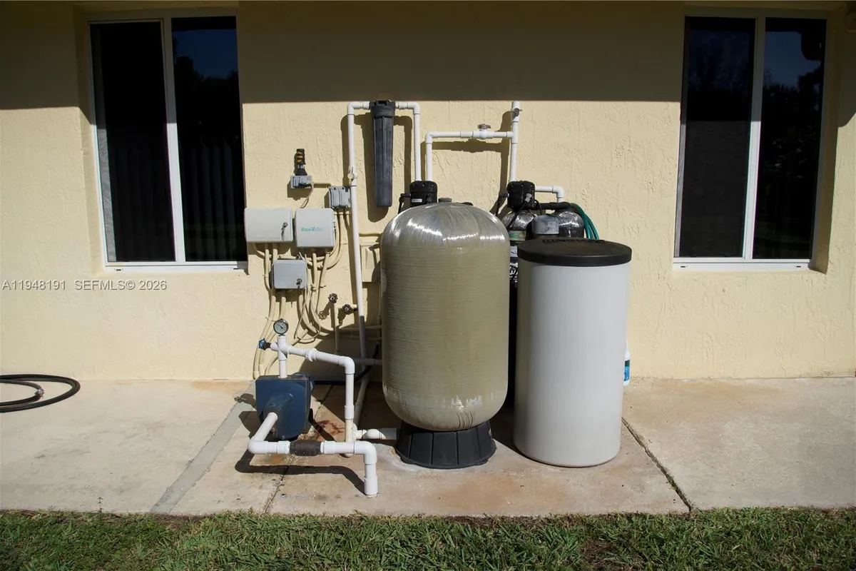 2564 Deer Run Trl, Loxahatchee FL 33470