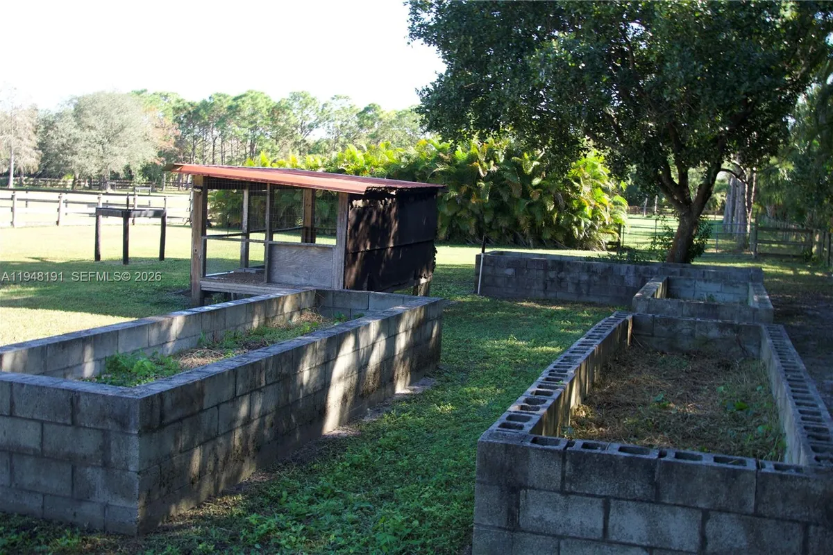 2564 Deer Run Trl, Loxahatchee FL 33470