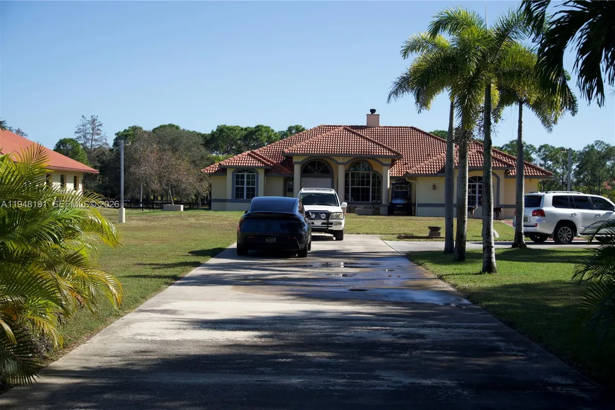 2564 Deer Run Trl, Loxahatchee FL 33470