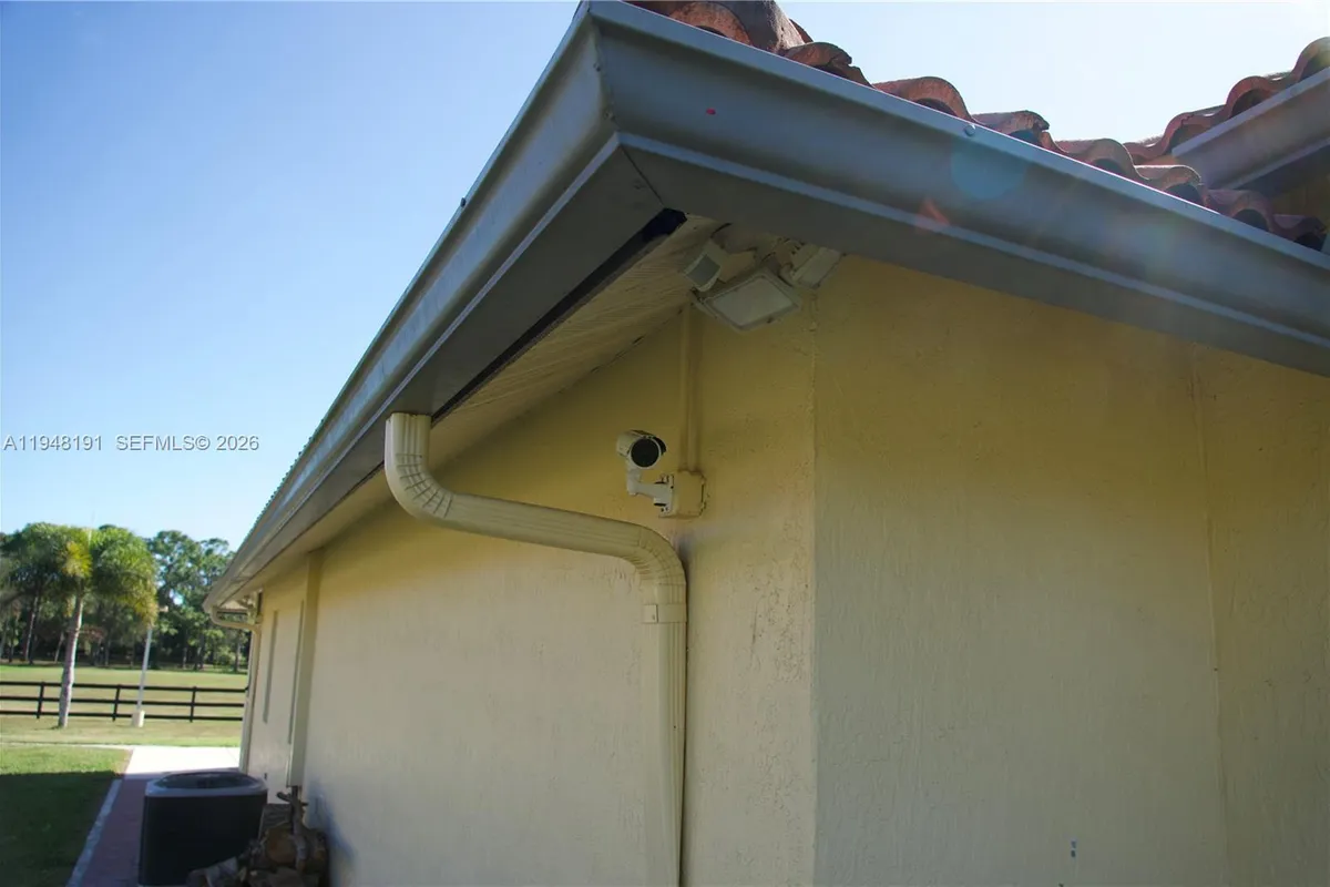 2564 Deer Run Trl, Loxahatchee FL 33470