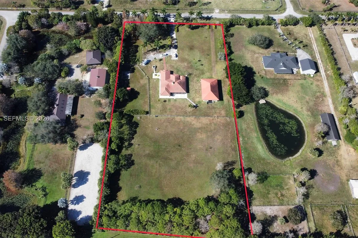 2564 Deer Run Trl, Loxahatchee FL 33470