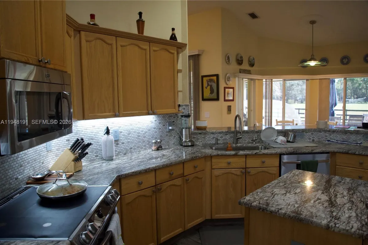 2564 Deer Run Trl, Loxahatchee FL 33470