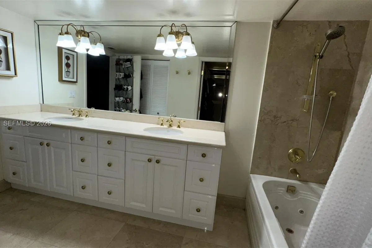 210 174th St # 1909, Sunny Isles Beach FL 33160