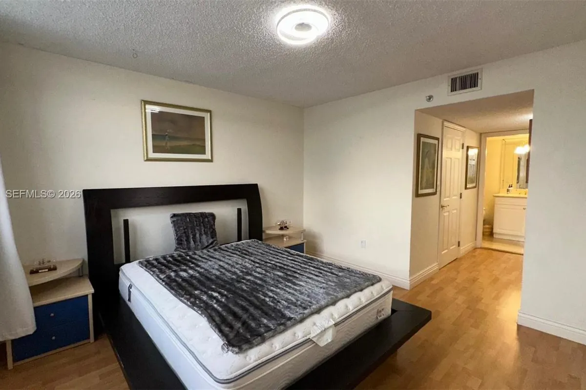 210 174th St # 1909, Sunny Isles Beach FL 33160