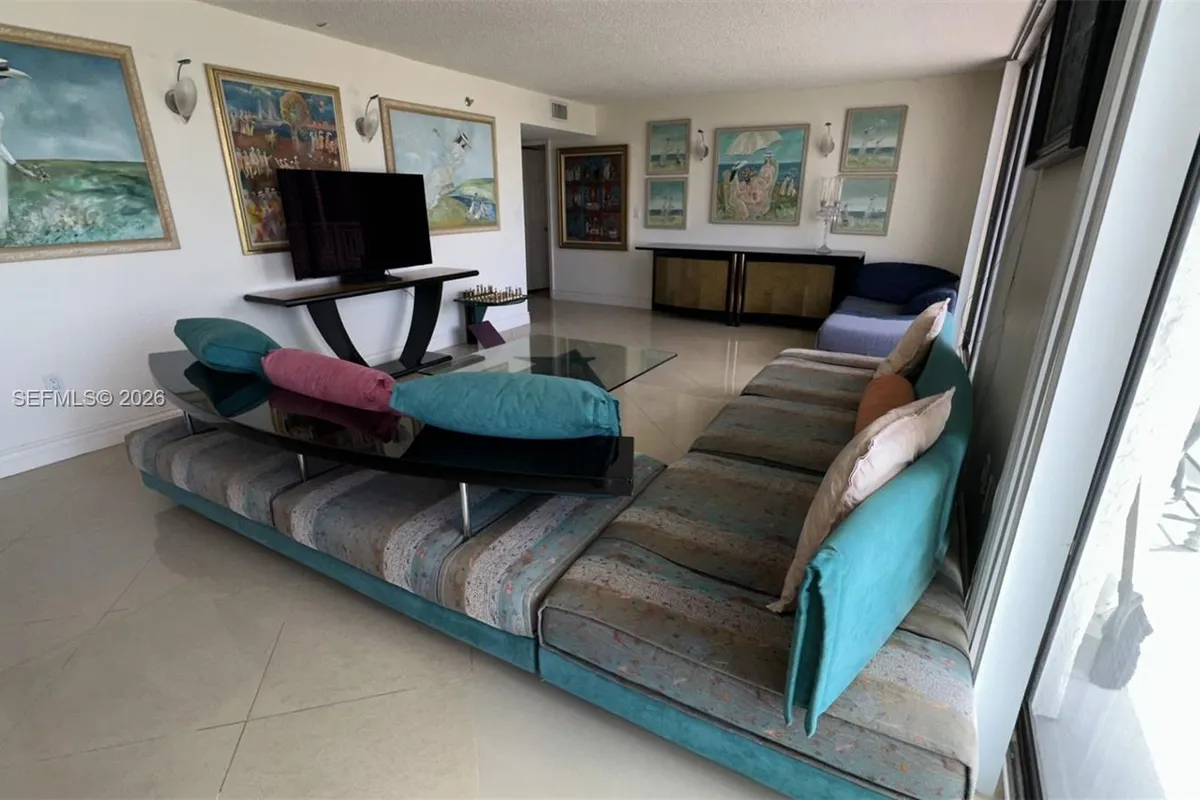 210 174th St # 1909, Sunny Isles Beach FL 33160