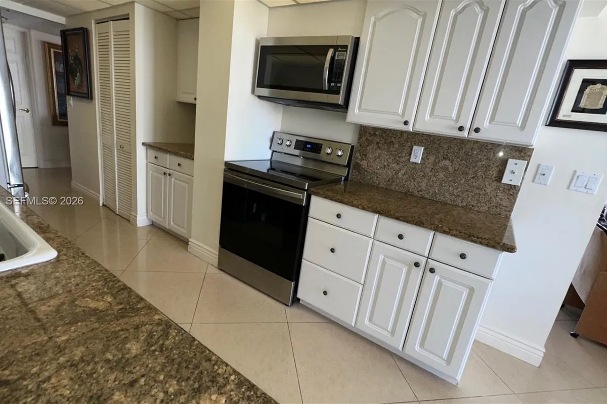 210 174th St # 1909, Sunny Isles Beach FL 33160