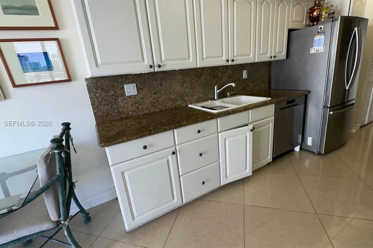 210 174th St # 1909, Sunny Isles Beach FL 33160