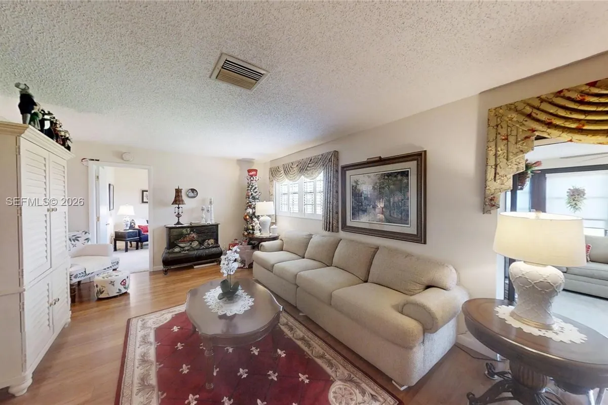 1527 Edgewater Circle, Fort Myers FL 33919