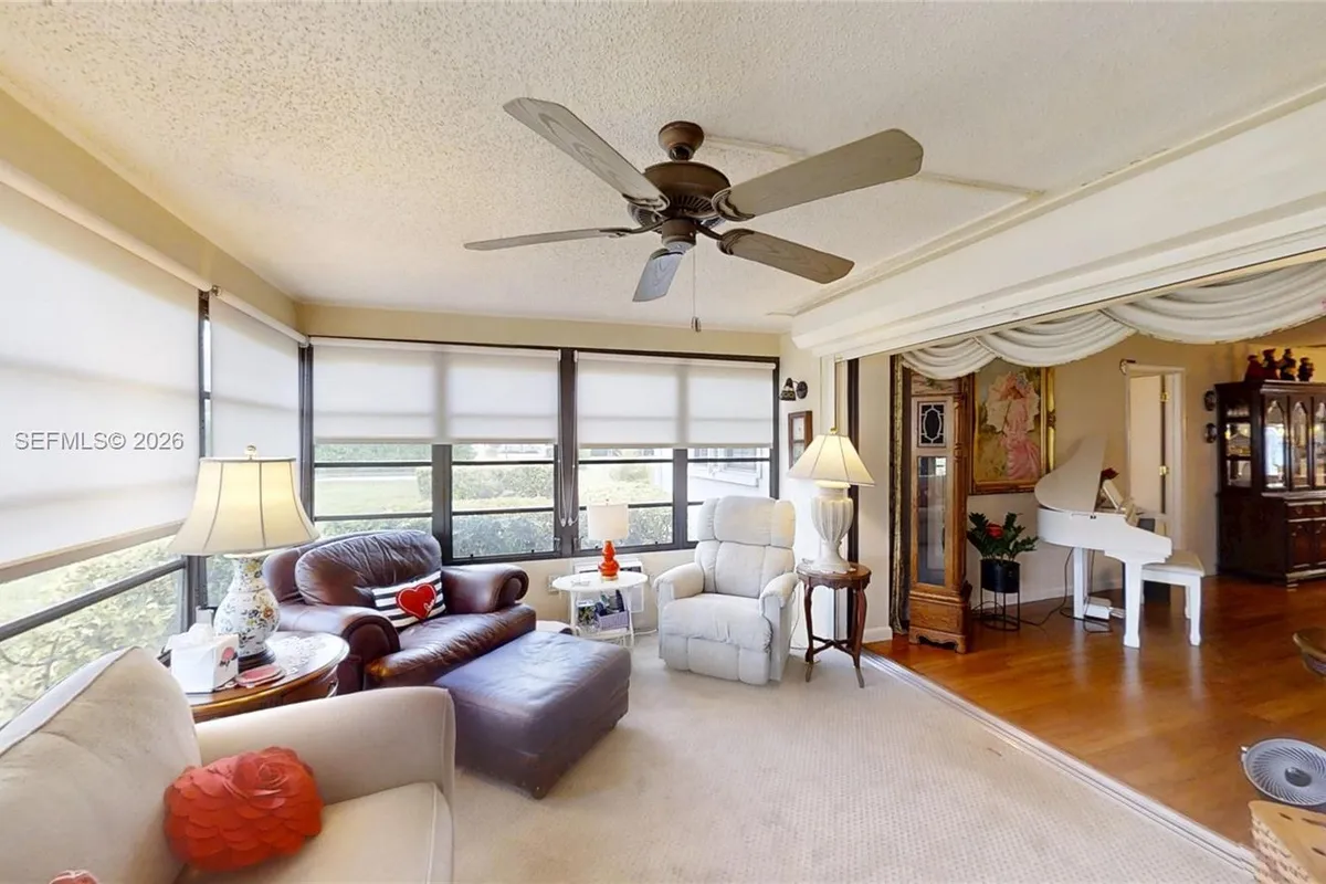 1527 Edgewater Circle, Fort Myers FL 33919