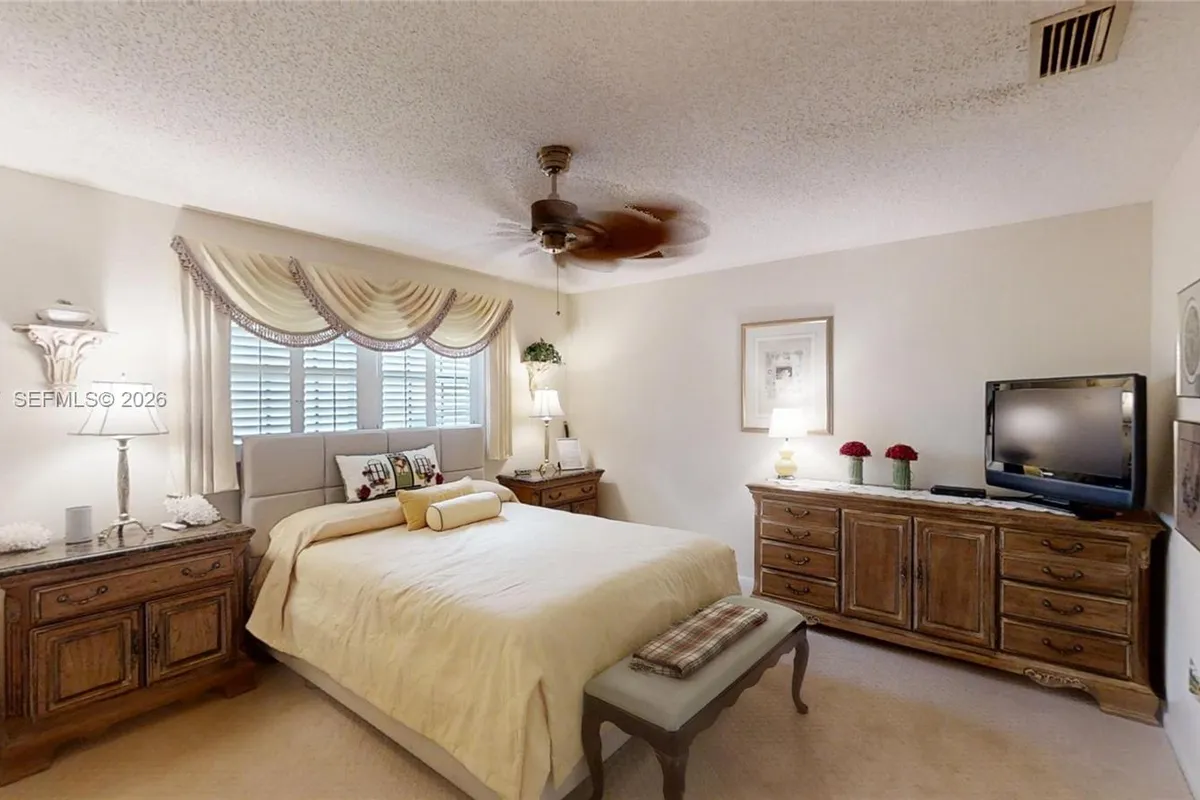 1527 Edgewater Circle, Fort Myers FL 33919