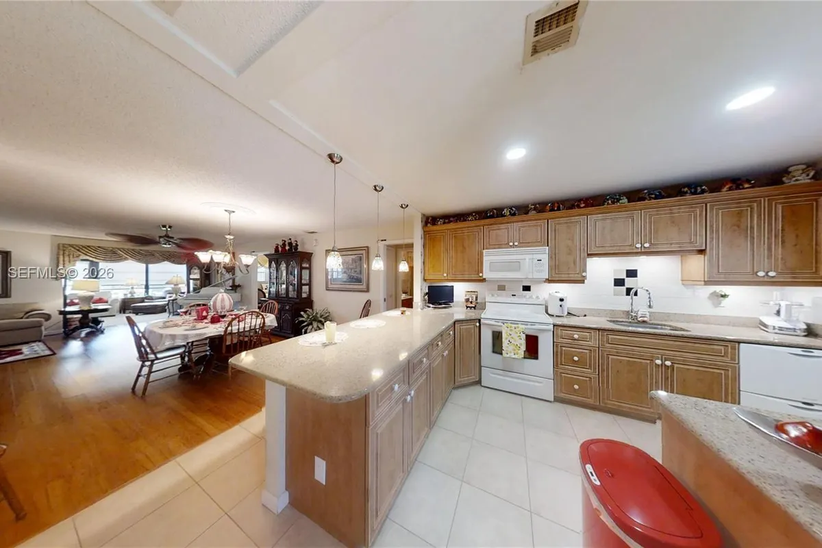 1527 Edgewater Circle, Fort Myers FL 33919