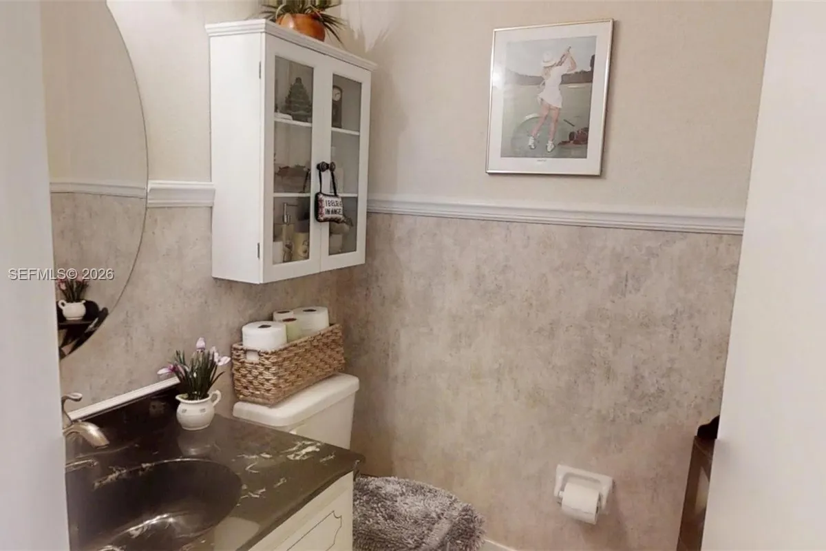 1527 Edgewater Circle, Fort Myers FL 33919