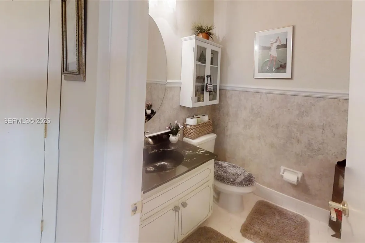 1527 Edgewater Circle, Fort Myers FL 33919