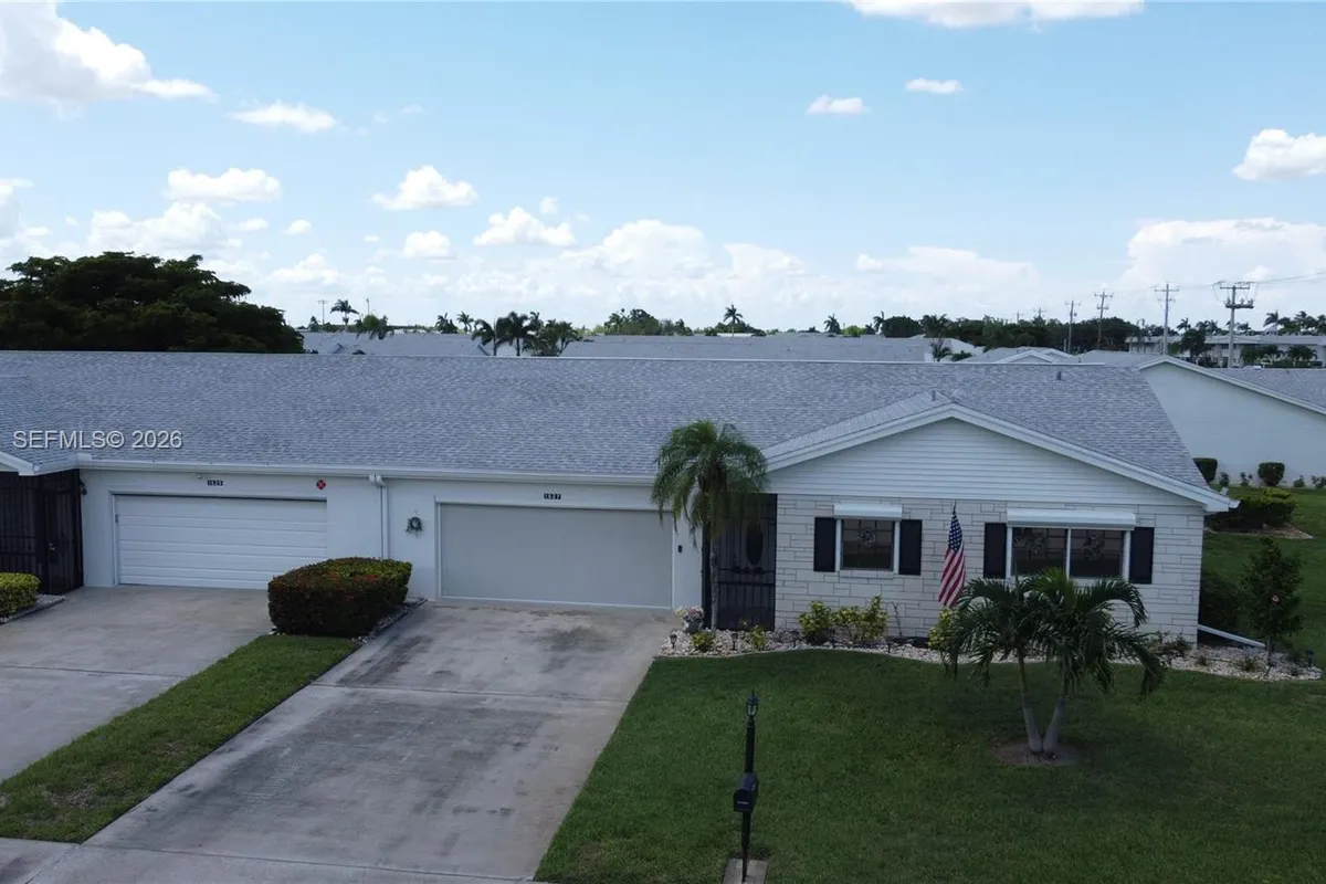 1527 Edgewater Circle, Fort Myers FL 33919