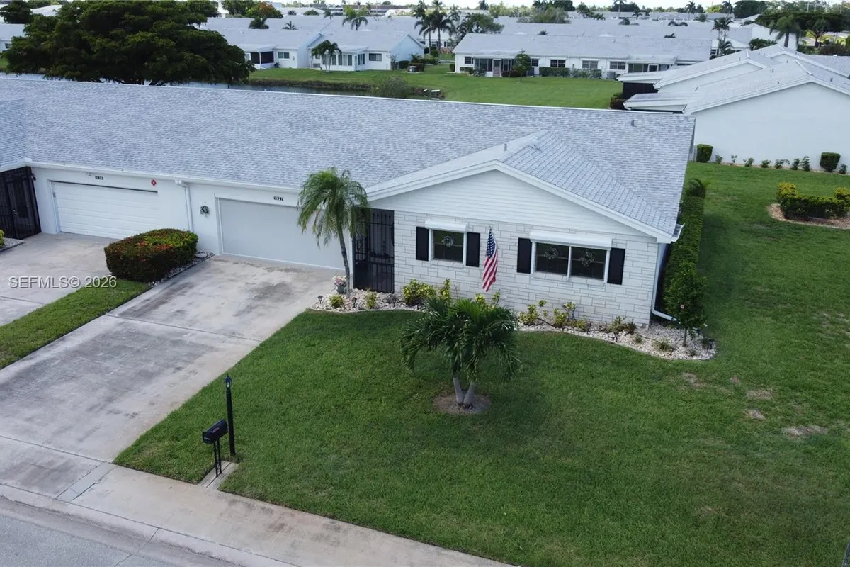 1527 Edgewater Circle, Fort Myers FL 33919