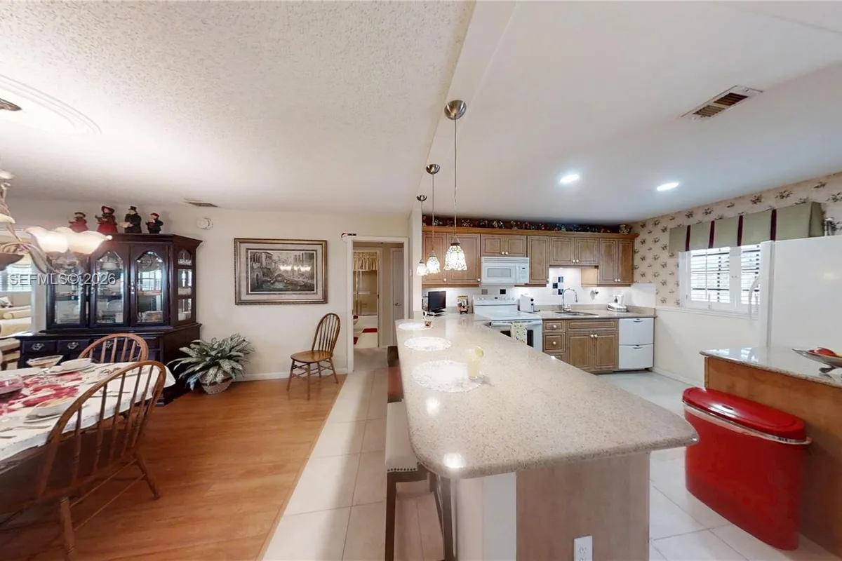 1527 Edgewater Circle, Fort Myers FL 33919