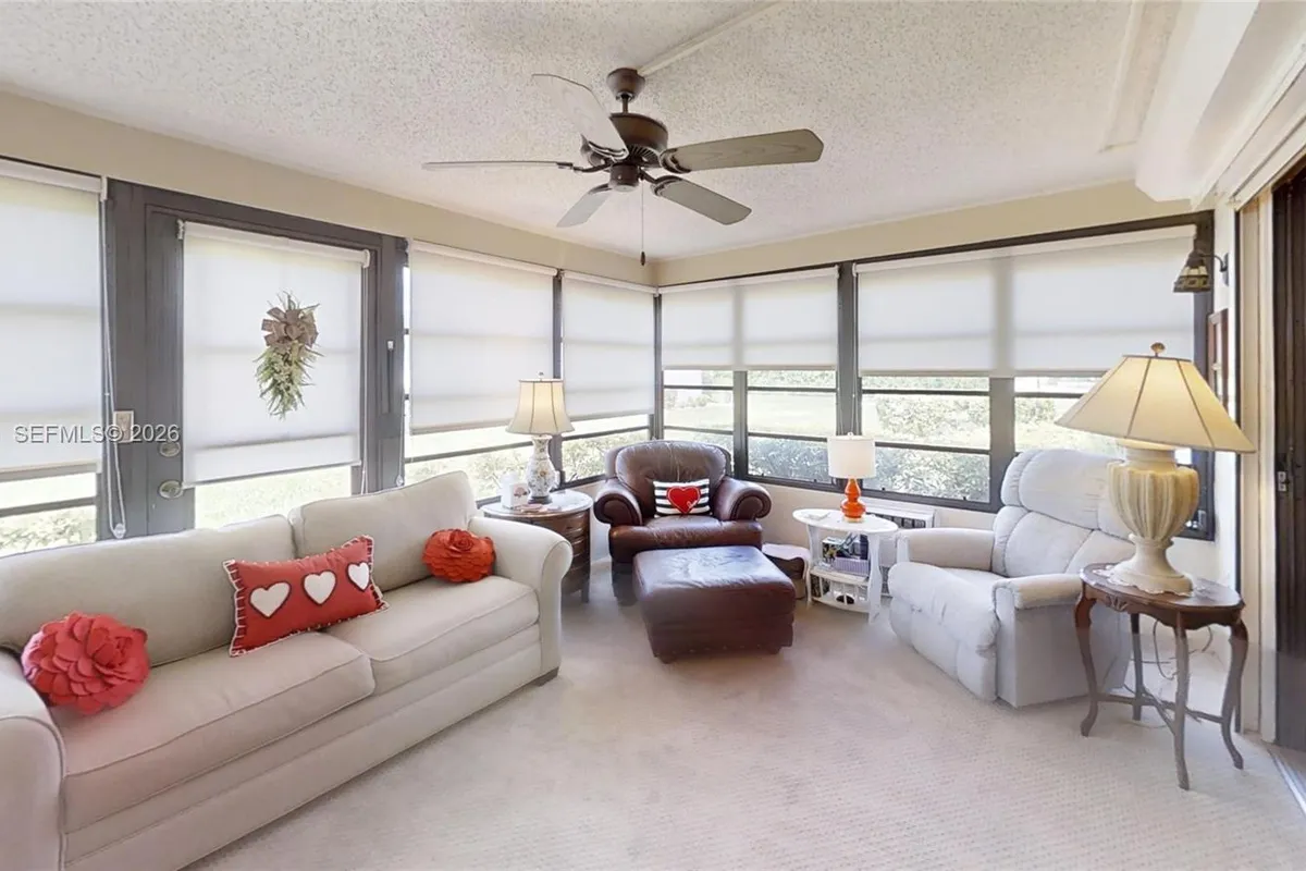 1527 Edgewater Circle, Fort Myers FL 33919