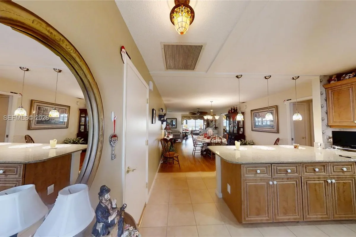 1527 Edgewater Circle, Fort Myers FL 33919