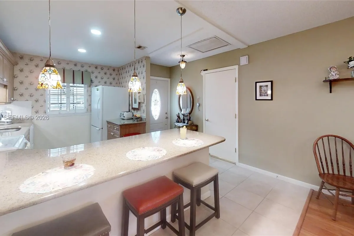 1527 Edgewater Circle, Fort Myers FL 33919