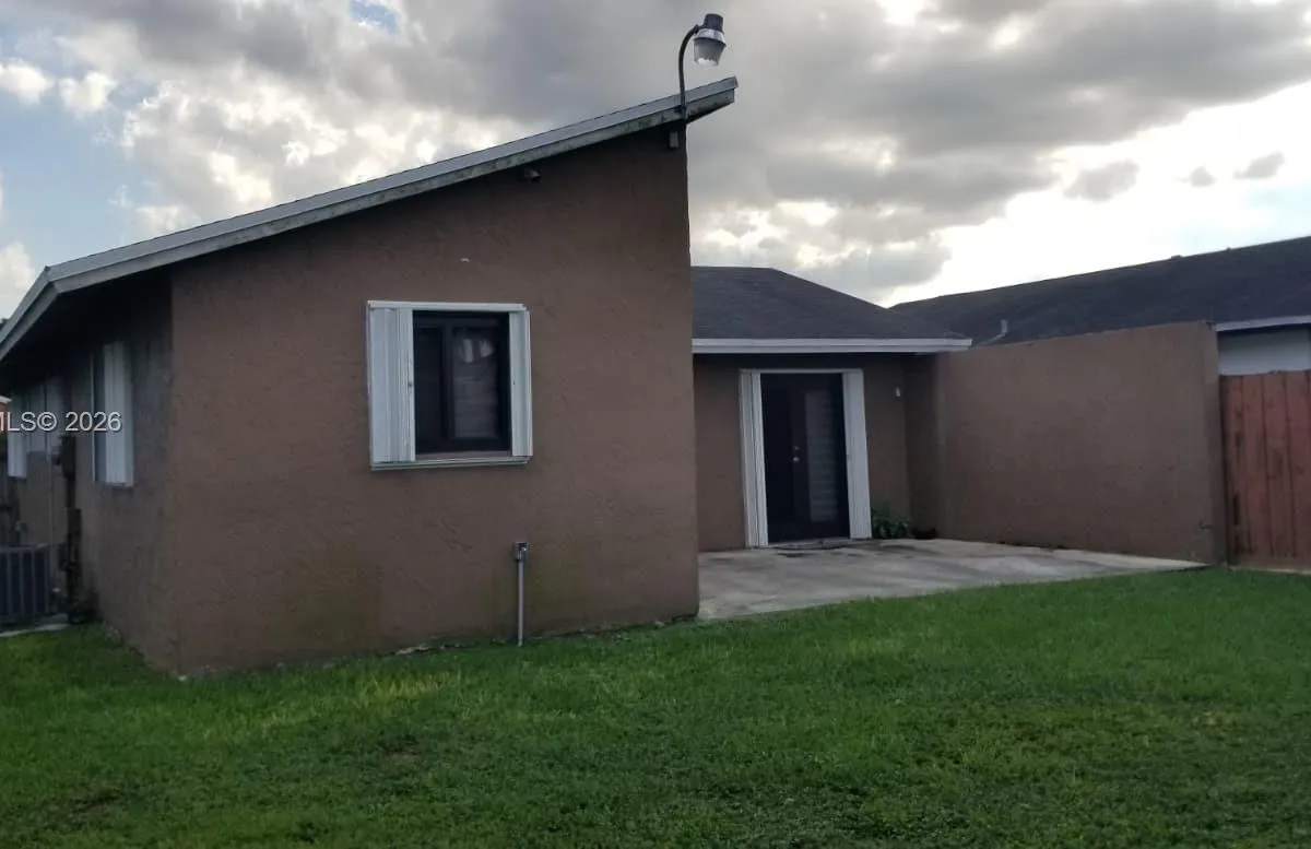 16239 SW 305th St, Homestead FL 33033
