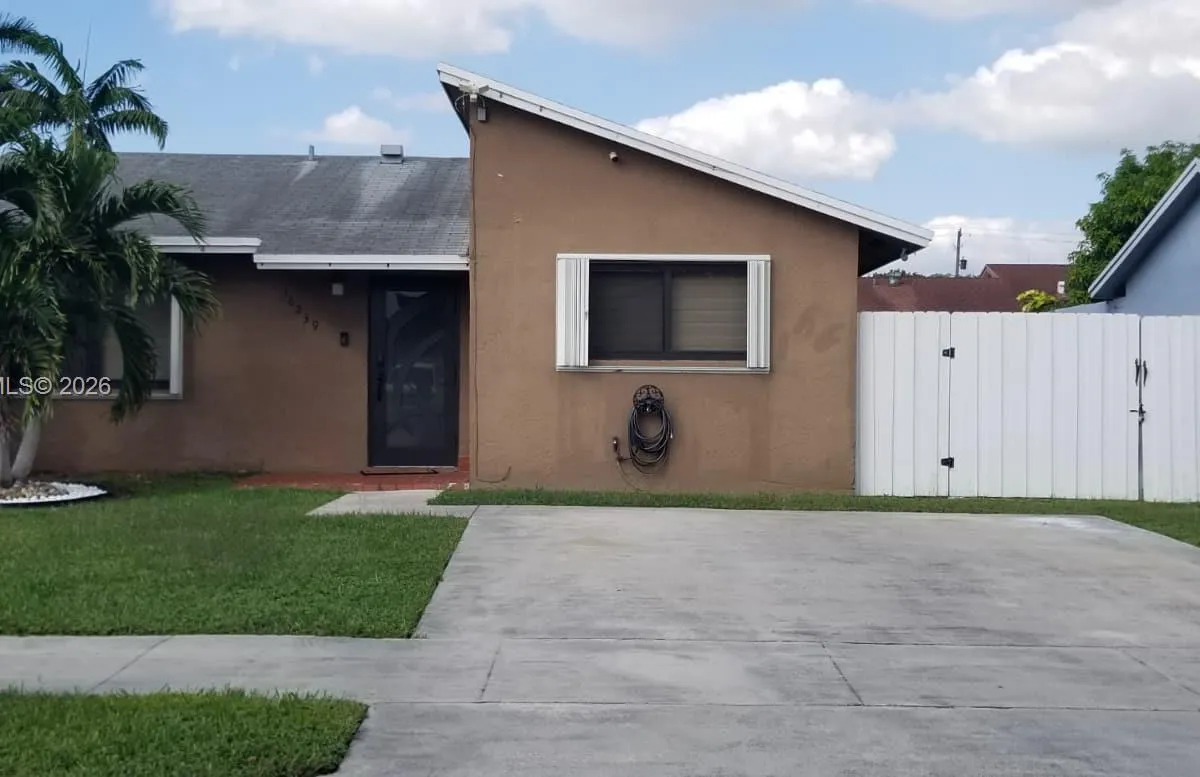 16239 SW 305th St, Homestead FL 33033