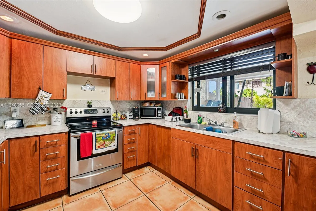 10365 SW 11th Ter # 9B, Miami FL 33174