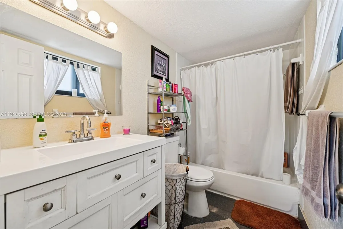 10365 SW 11th Ter # 9B, Miami FL 33174