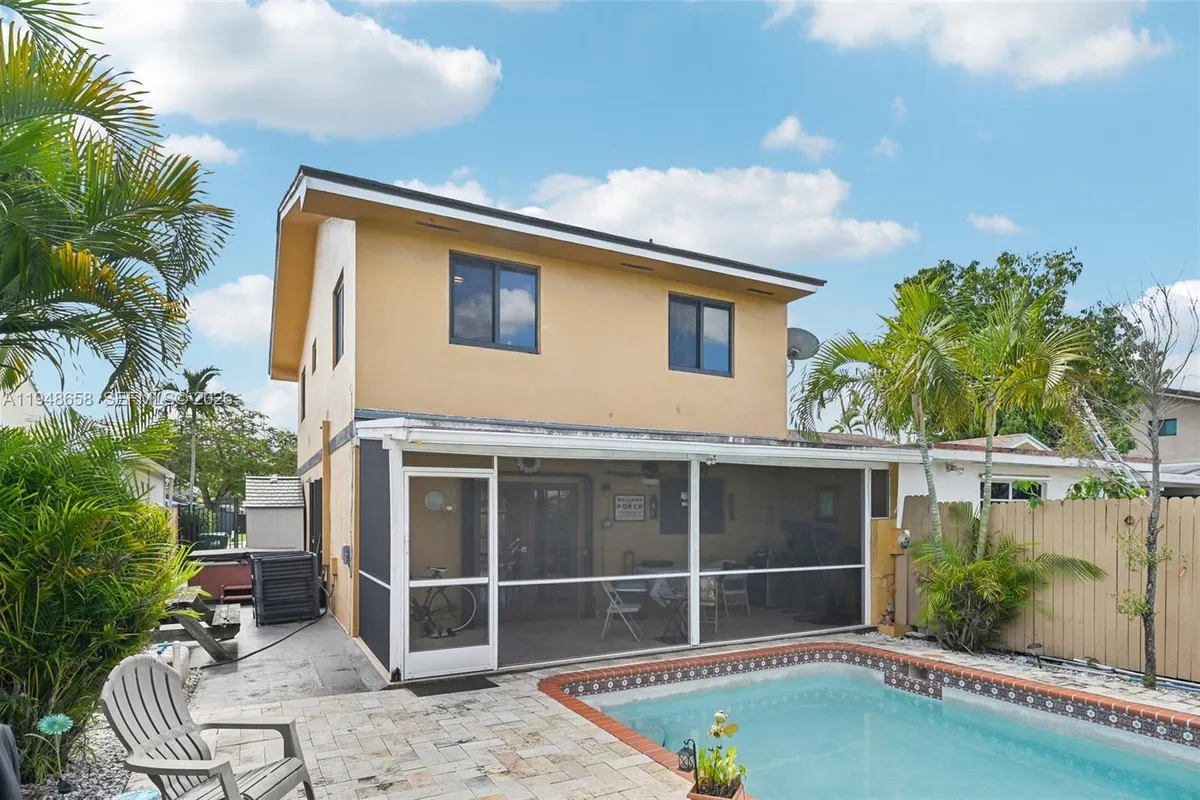 10365 SW 11th Ter # 9B, Miami FL 33174