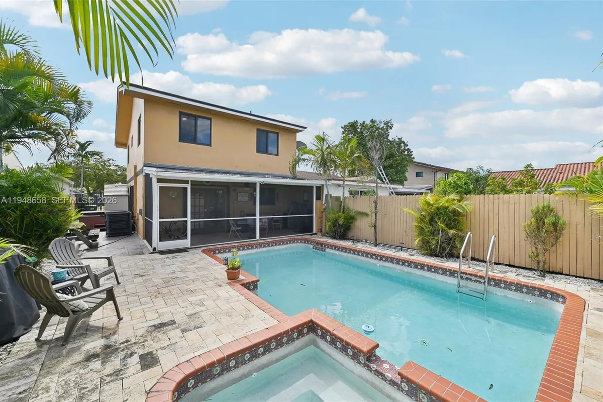 10365 SW 11th Ter # 9B, Miami FL 33174