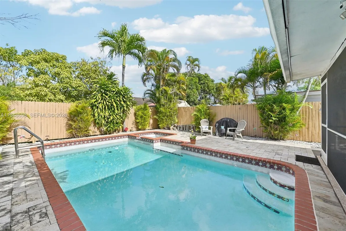 10365 SW 11th Ter # 9B, Miami FL 33174