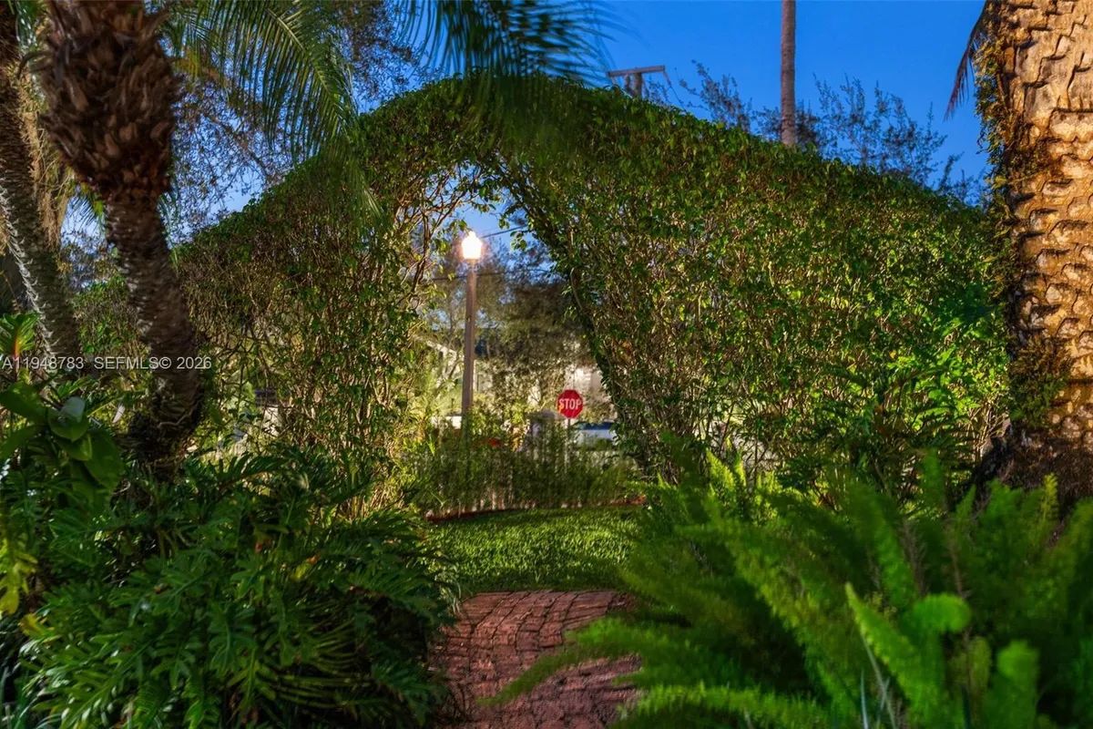 11011 Marin St, Coral Gables FL 33156