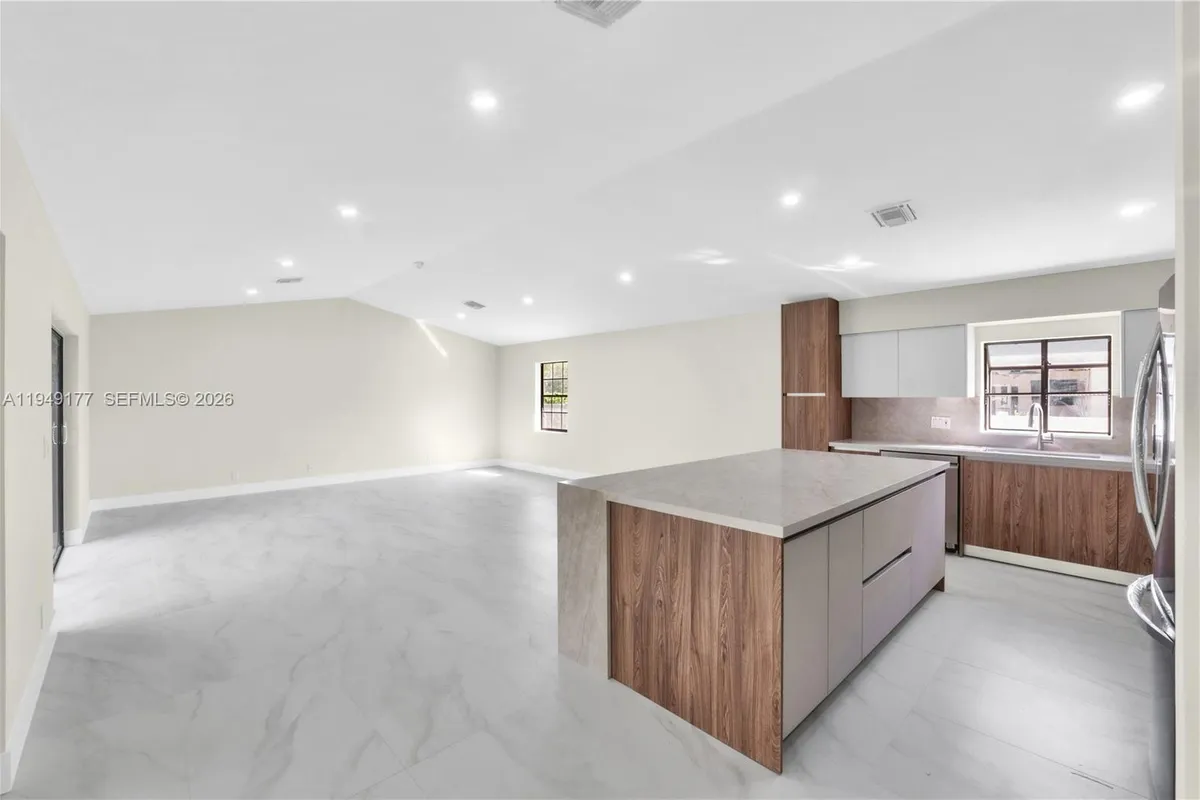 8419 NW 55th Ct, Coral Springs FL 33067