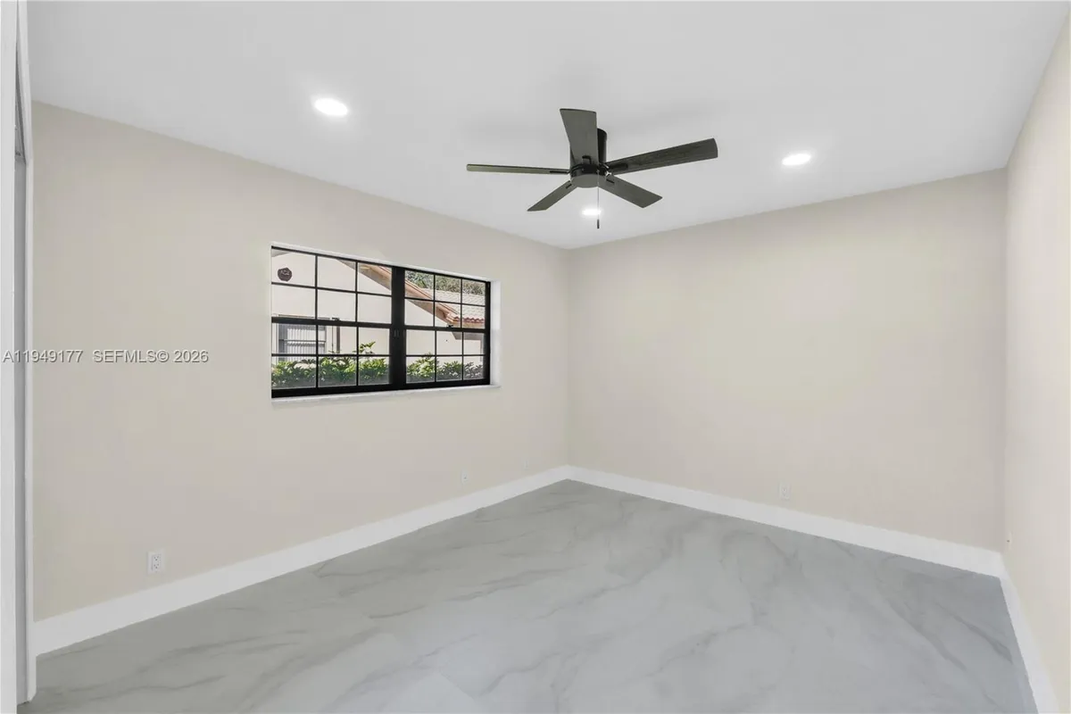 8419 NW 55th Ct, Coral Springs FL 33067