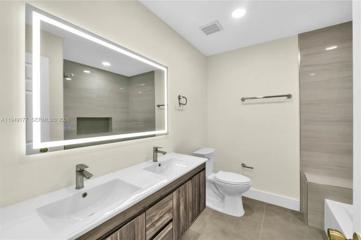 8419 NW 55th Ct, Coral Springs FL 33067