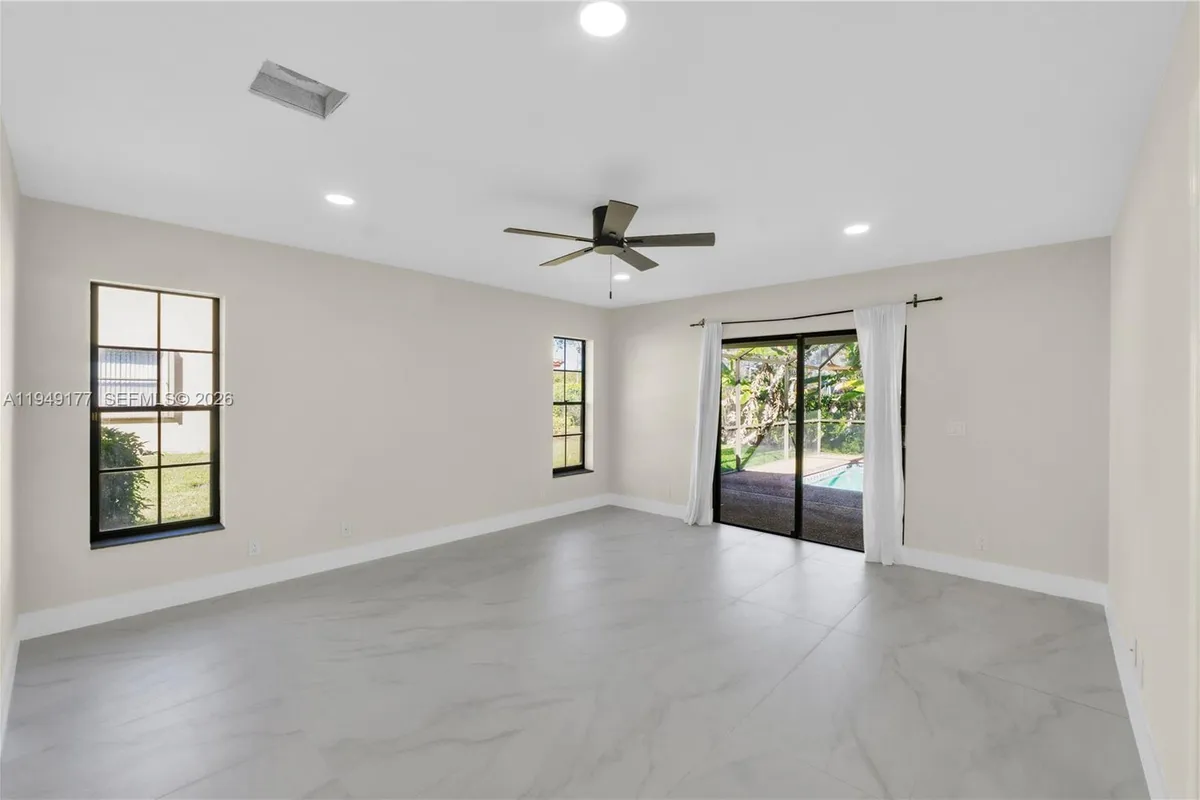 8419 NW 55th Ct, Coral Springs FL 33067