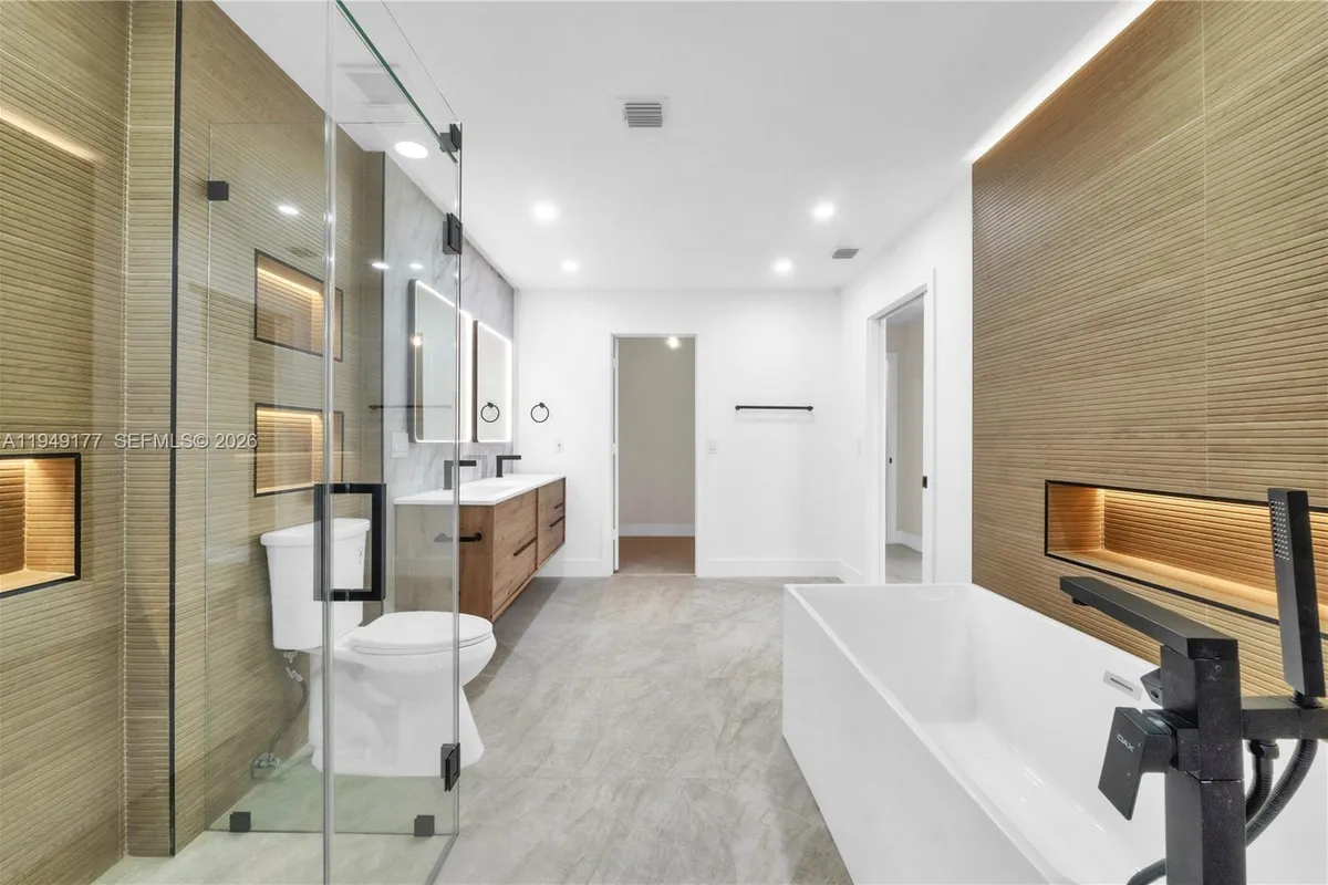 8419 NW 55th Ct, Coral Springs FL 33067