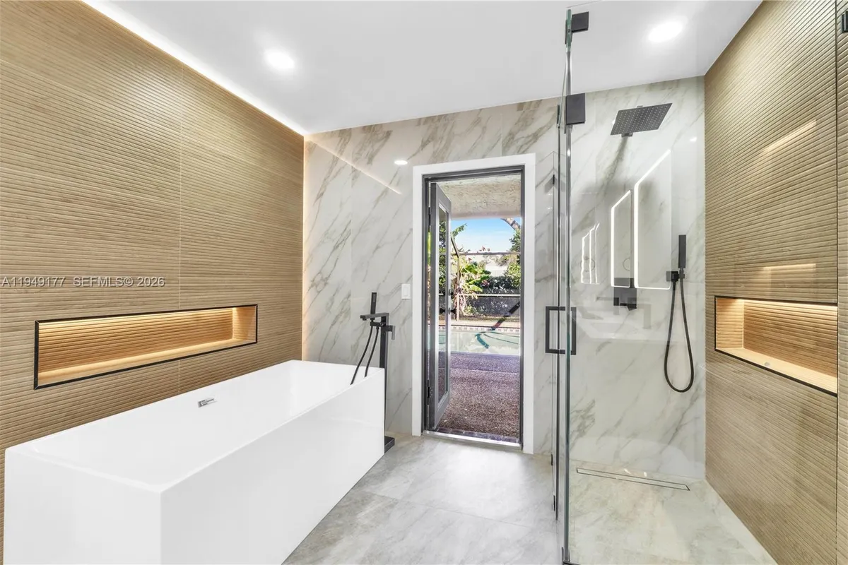 8419 NW 55th Ct, Coral Springs FL 33067