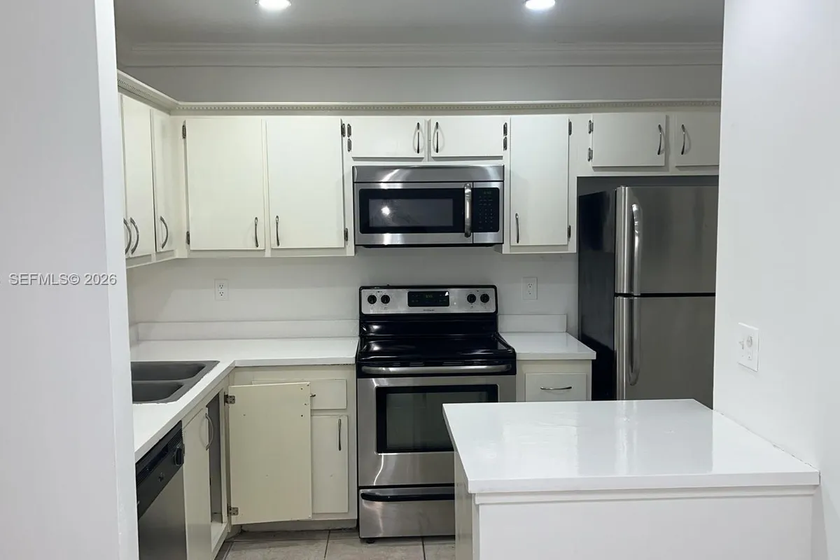 1802 Waterview Cir # 1802, Palm Springs FL 33461