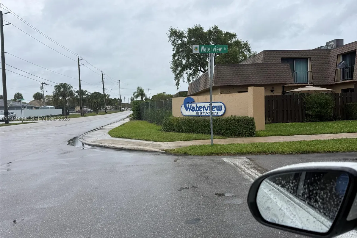 1802 Waterview Cir # 1802, Palm Springs FL 33461